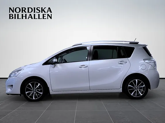 Toyota Verso 2017 photo 3