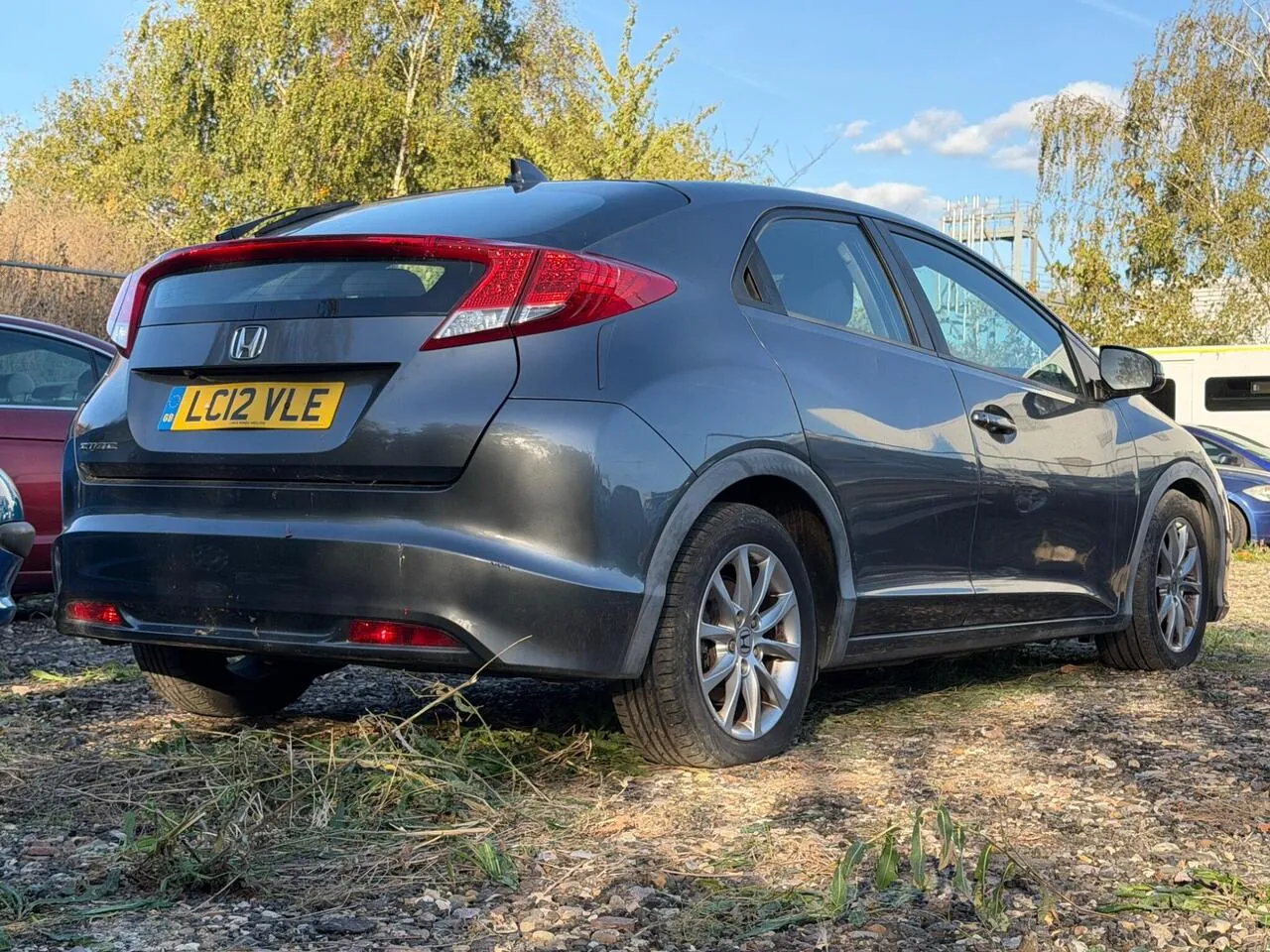 Honda Civic 2012 photo 2