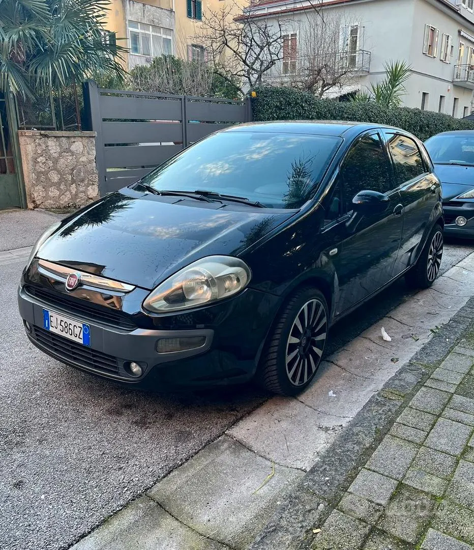 Fiat Punto 2011 photo 3