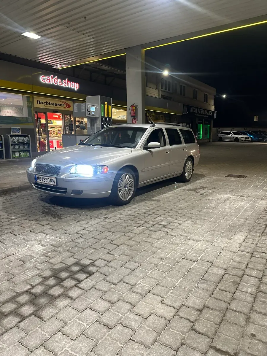 Volvo V70 2002 photo 2