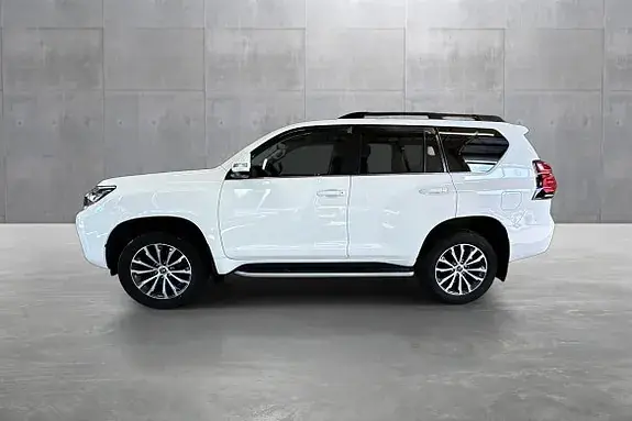 Toyota Land Cruiser 2023 photo 2