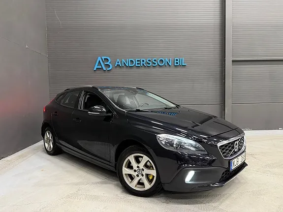 Volvo V40 Cross Country 2014 photo 2