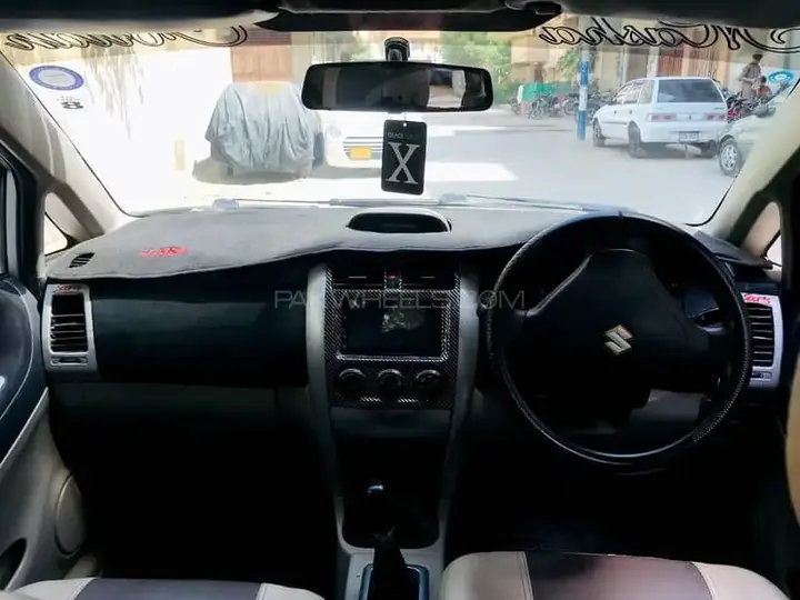 Suzuki Liana