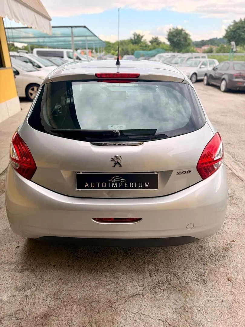 Peugeot 208 2014 photo 5