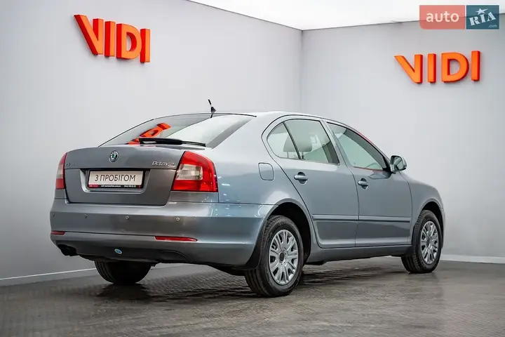 Skoda Octavia 2011 photo 2