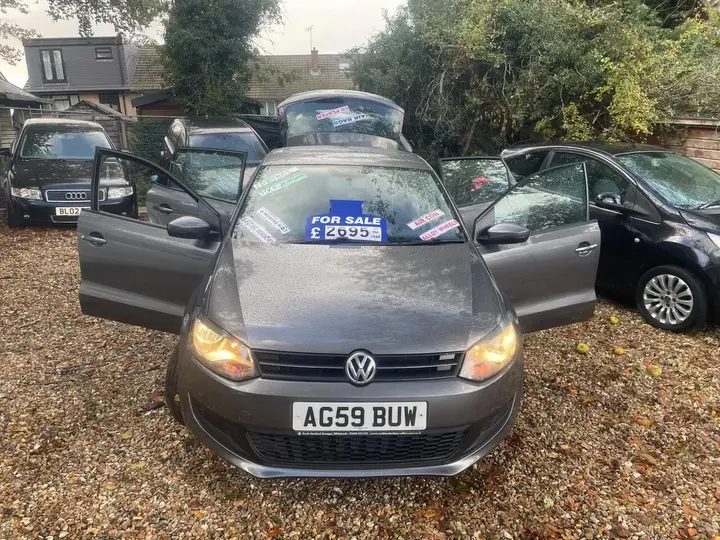 Volkswagen Polo 2010 photo 2