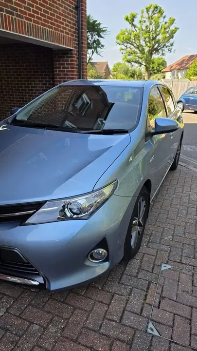 Toyota Auris 2014 photo 2