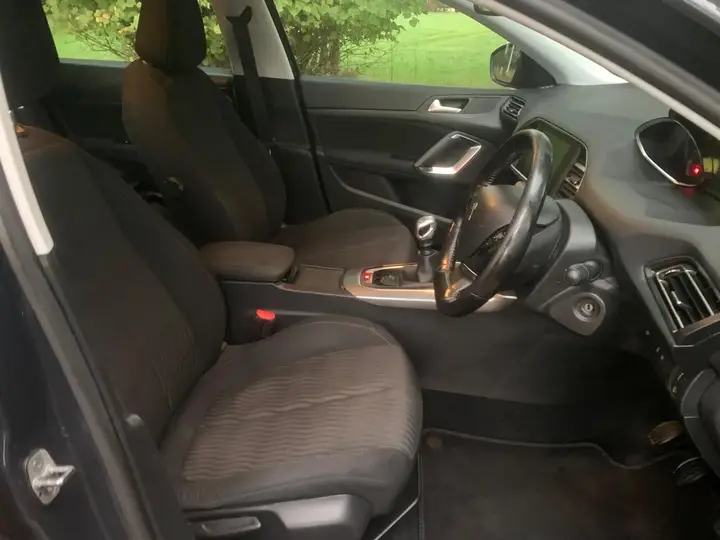 Peugeot 308 2015 photo 5