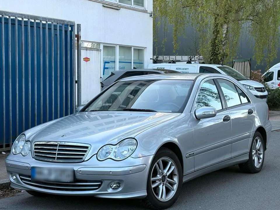 Mercedes-Benz C180
