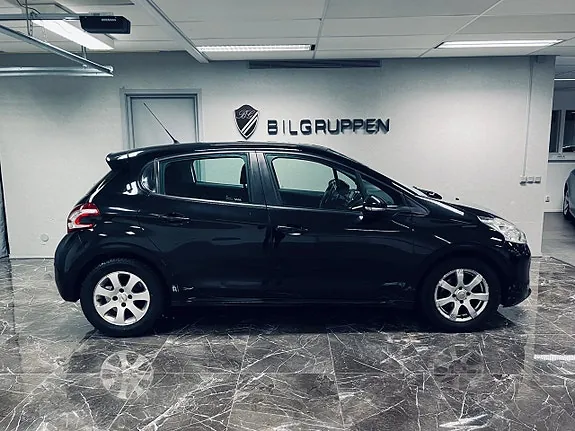 Peugeot 208 2014 photo 3
