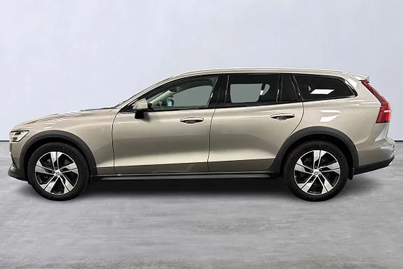 Volvo V60 Cross Country 2021 photo 2