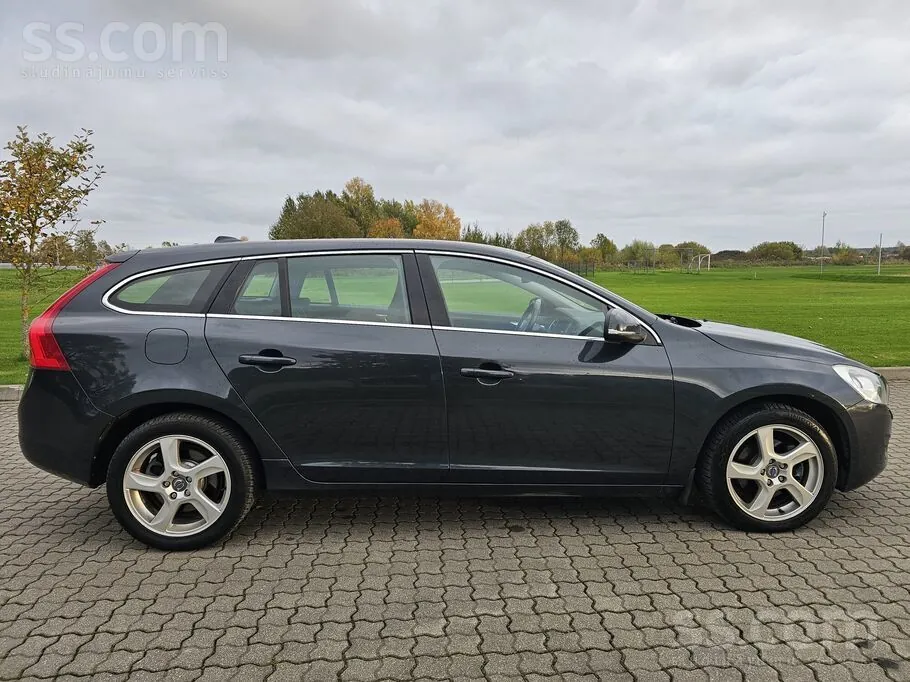 Volvo V60 2011 photo 2