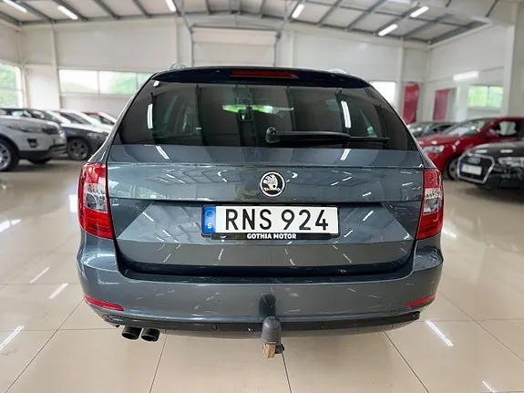 Skoda Superb 2014 photo 5