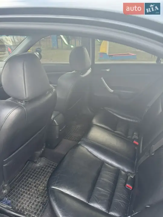 Honda Accord 2004 photo 2