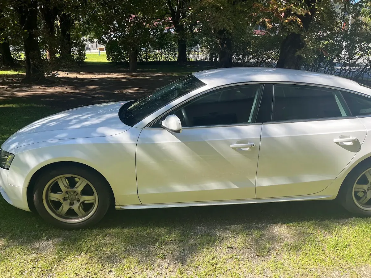 Audi A5 2012 photo 2