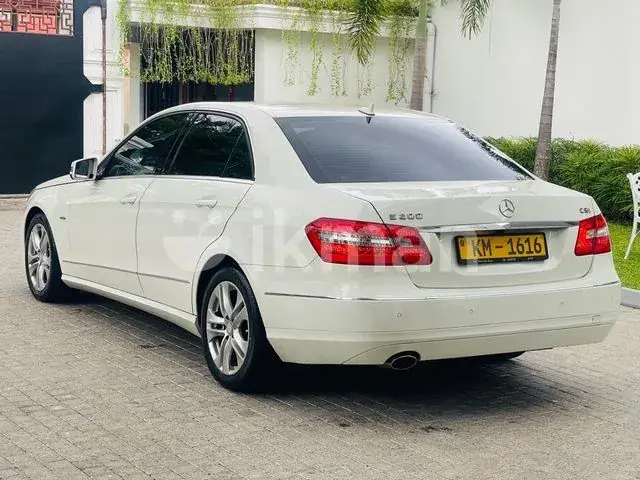 Mercedes-Benz E200 2010 photo 4
