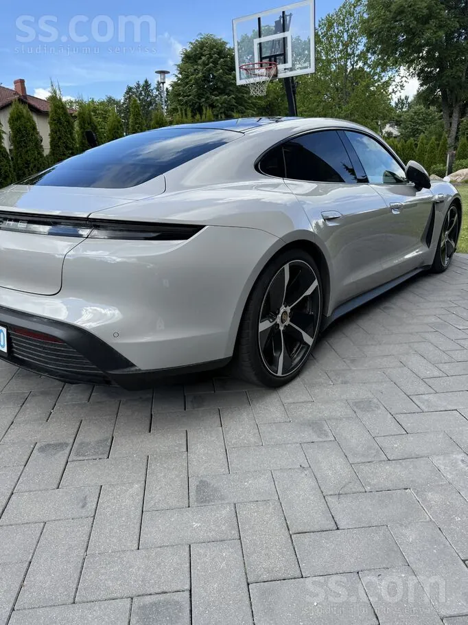 Porsche Taycan 2021 photo 2