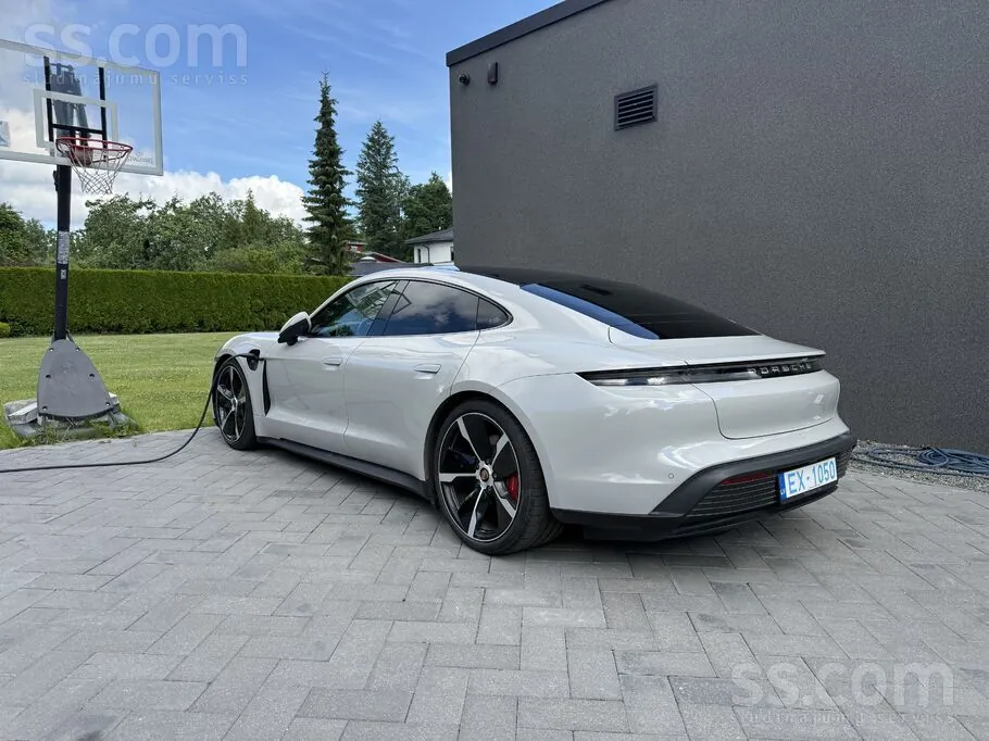 Porsche Taycan 2021 photo 5