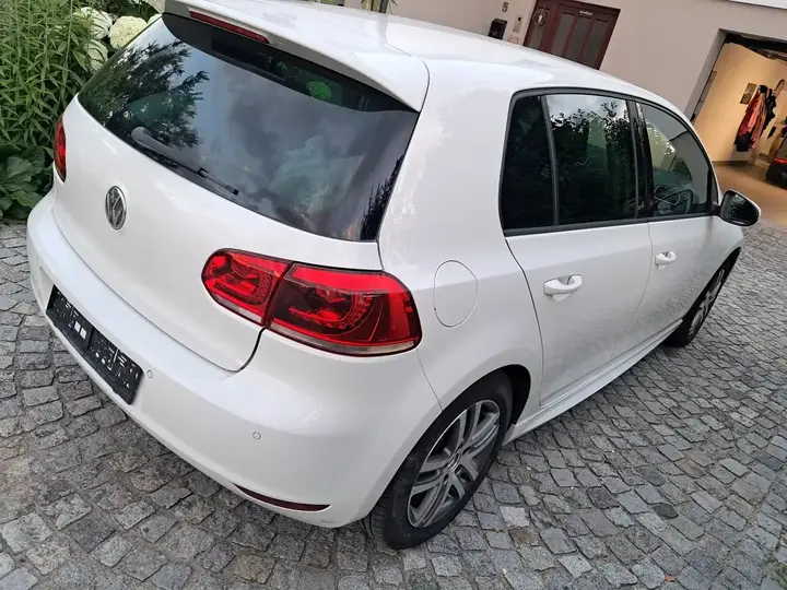 Volkswagen Golf 2012 photo 3