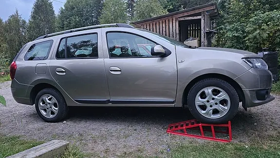 Dacia Logan 2015 photo 2