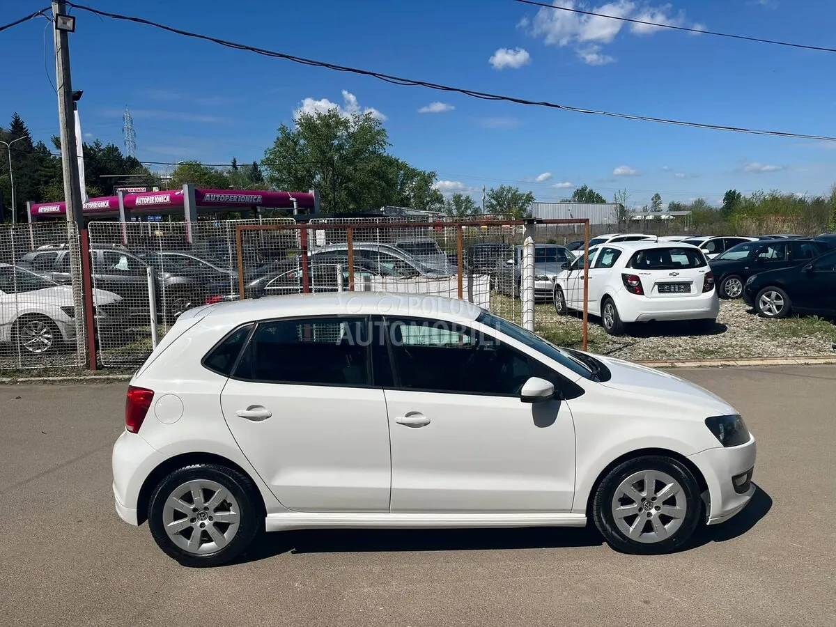 Volkswagen Polo 2011 photo 5