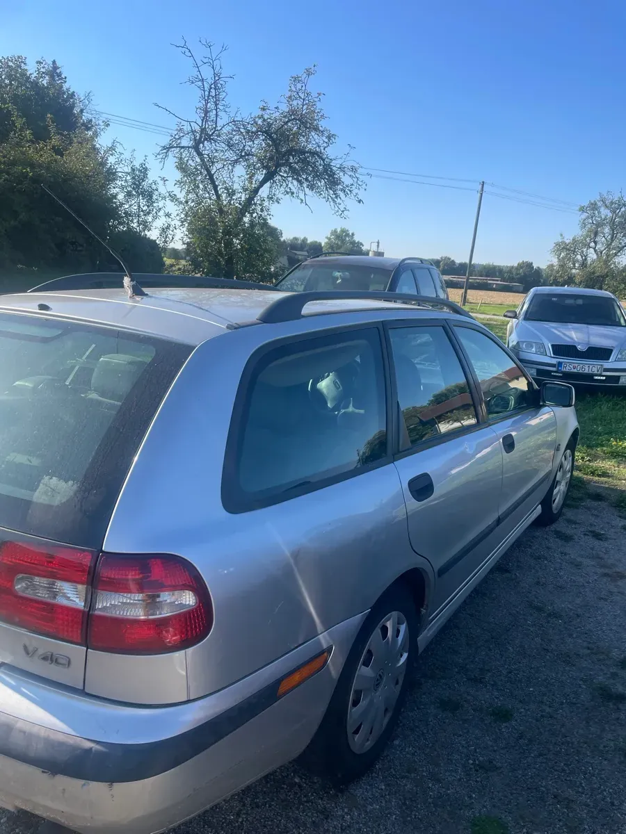 Volvo V40 2001 photo 3