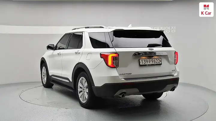 Ford Explorer 2020 photo 2