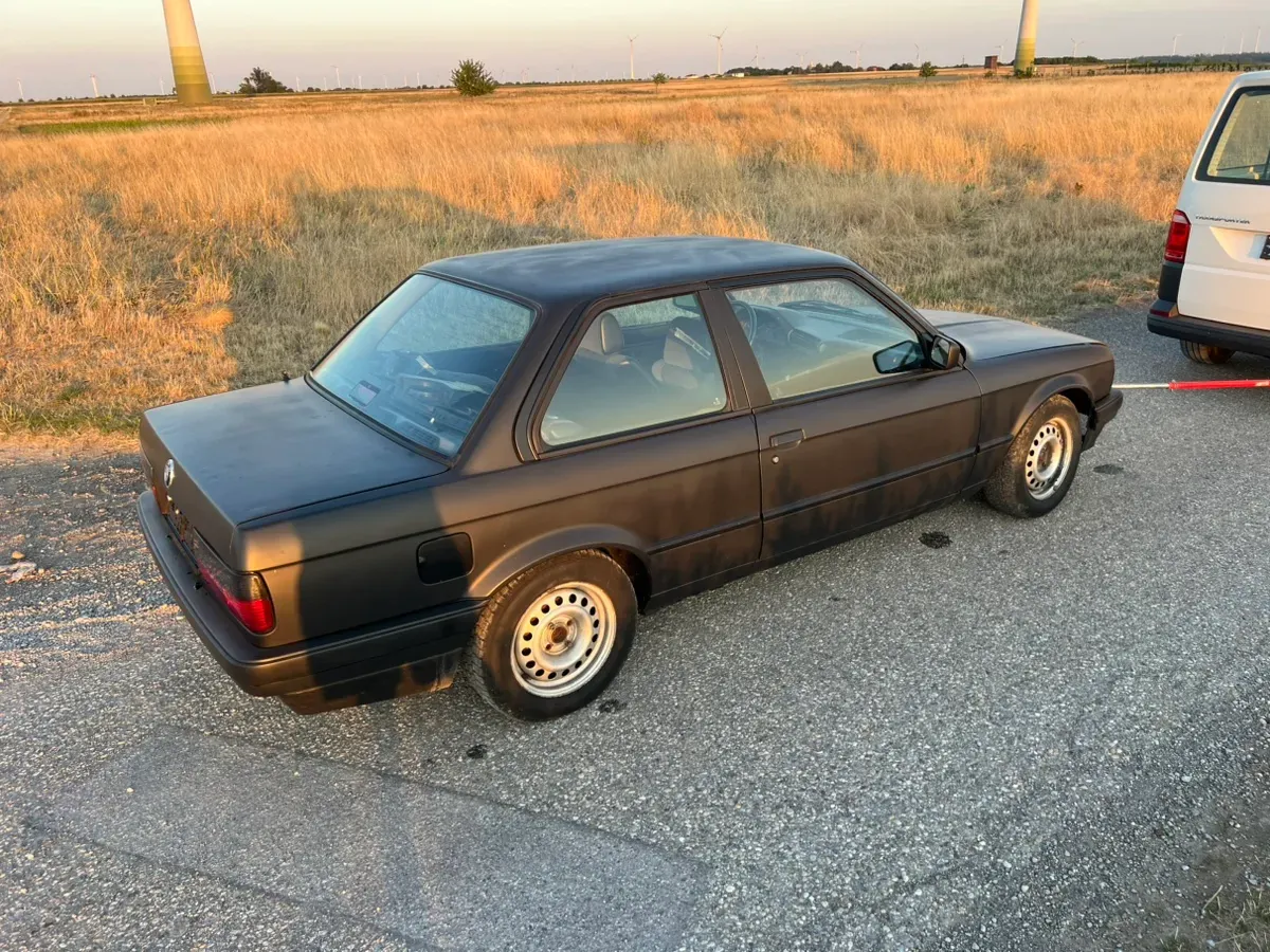 BMW 3 Series 1991 photo 3