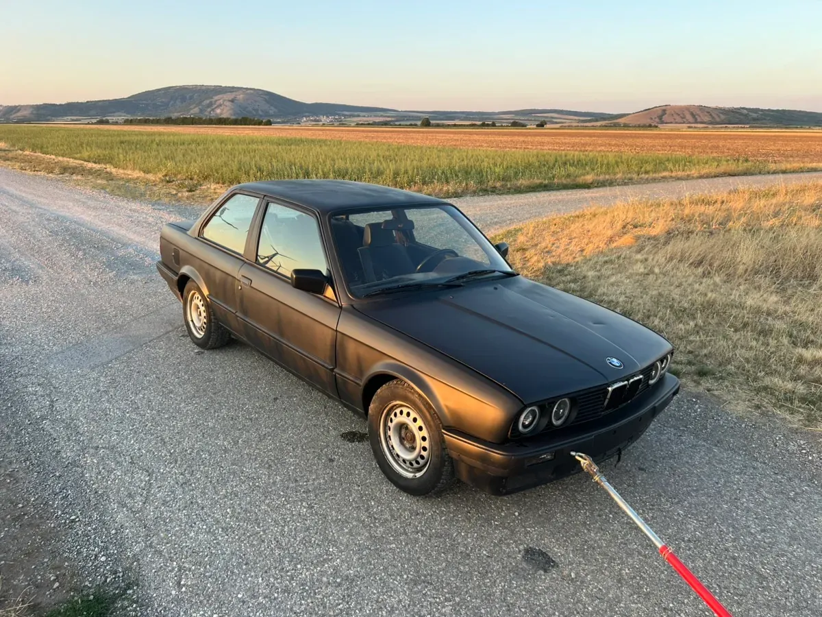 BMW 3 Series 1991 photo 2