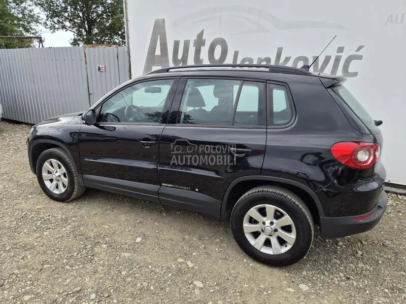 Volkswagen Tiguan 2009 photo 2