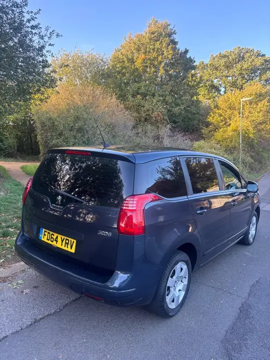 Peugeot 5008 2015 photo 3