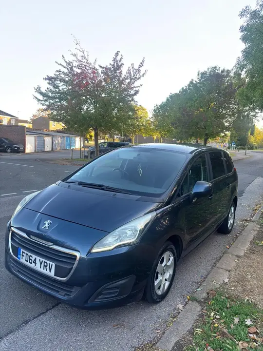 Peugeot 5008 2015 photo 2