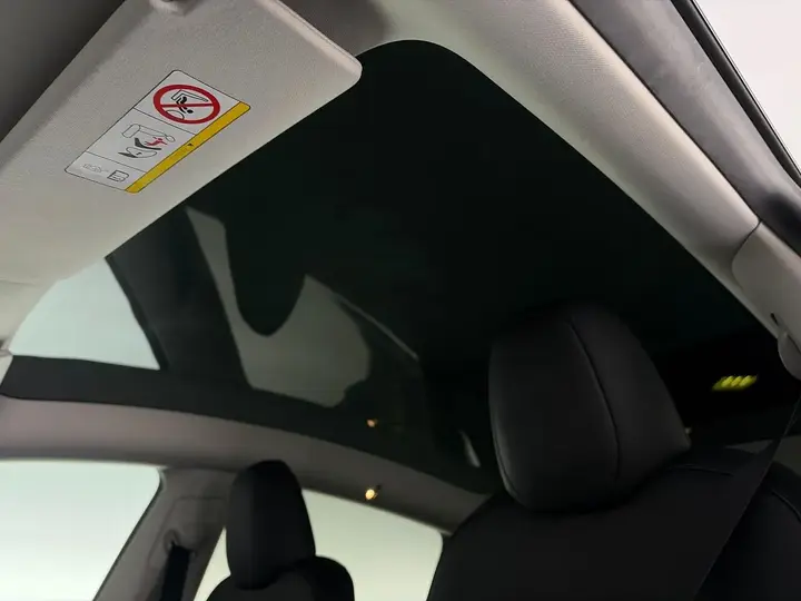 Tesla Model Y 2022 photo 5