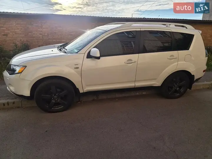 Mitsubishi Outlander Xl 2008 photo 2