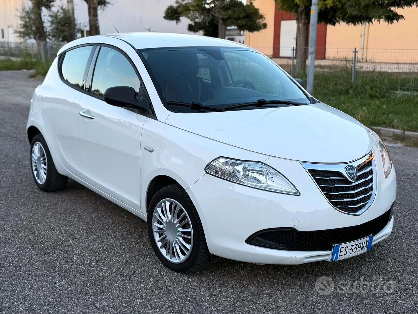 Lancia Ypsilon 2013 photo 2