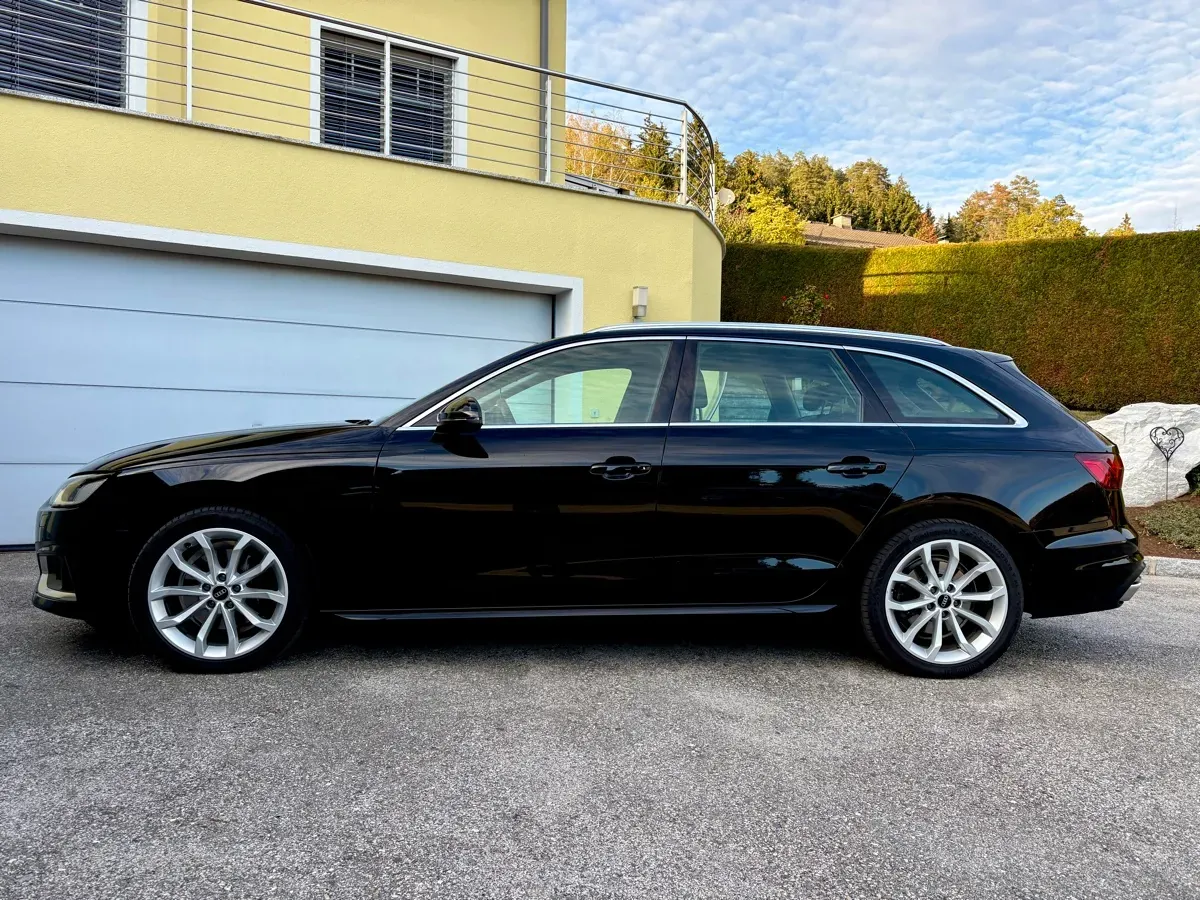 Audi A4 2022 photo 3