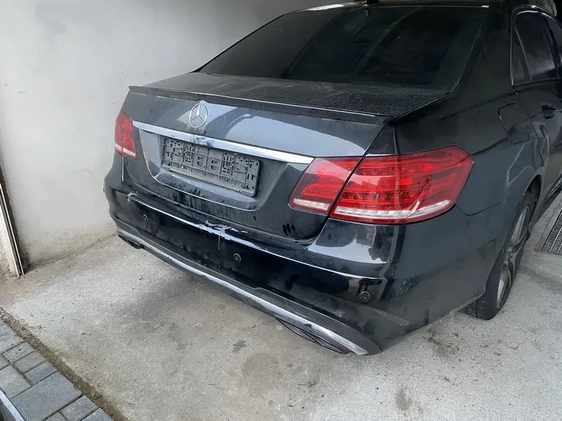 Mercedes-Benz E-Class 2010 photo 3