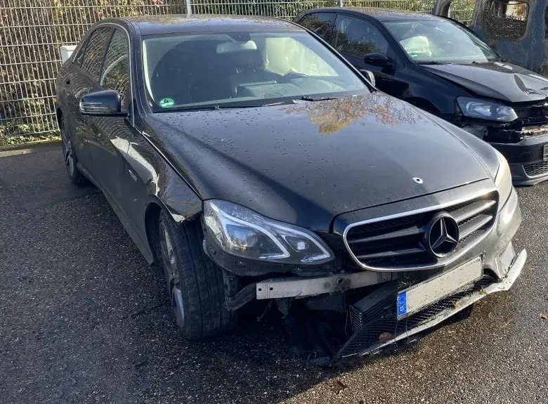 Mercedes-Benz E-Class 2010 photo 2