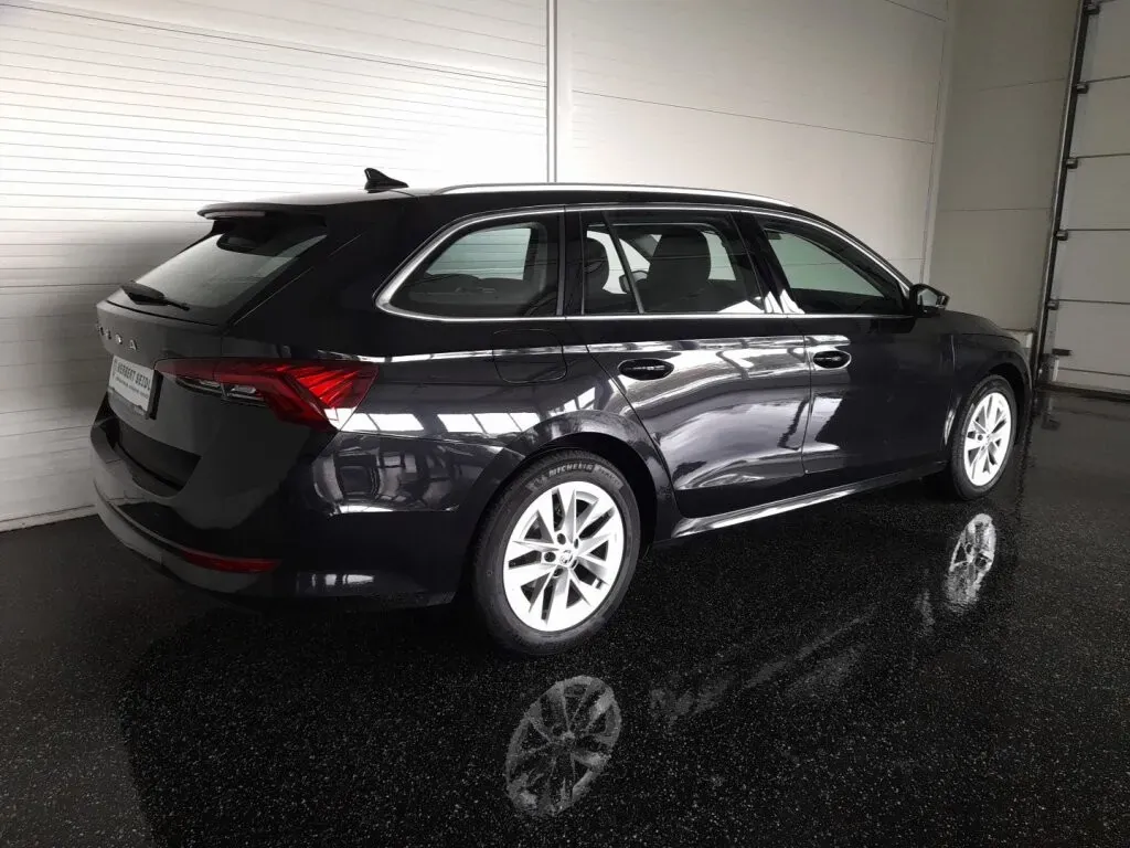 Skoda Octavia 2022 photo 2