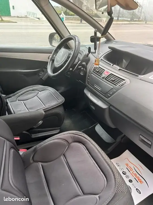 Citroen C4 Picasso 2010 photo 3