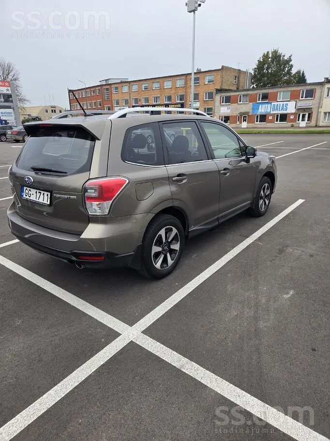 Subaru Forester 2017 photo 2