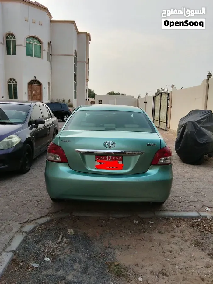 Toyota Yaris 2011 photo 2