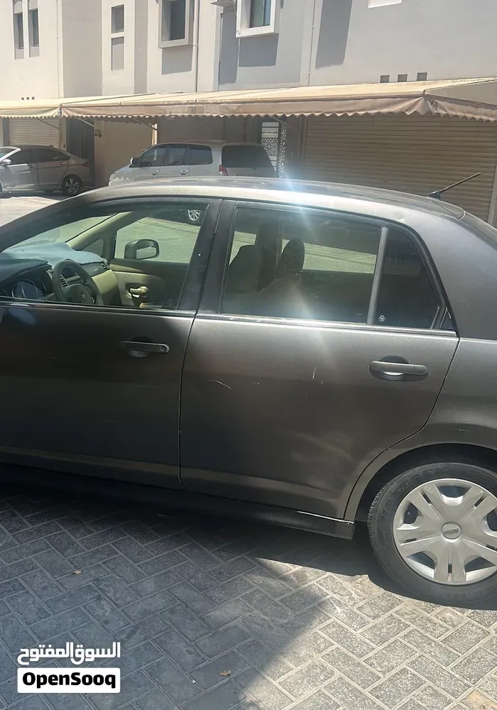 Nissan Tiida 2007 photo 2