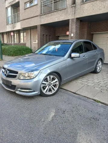 Mercedes-Benz C200