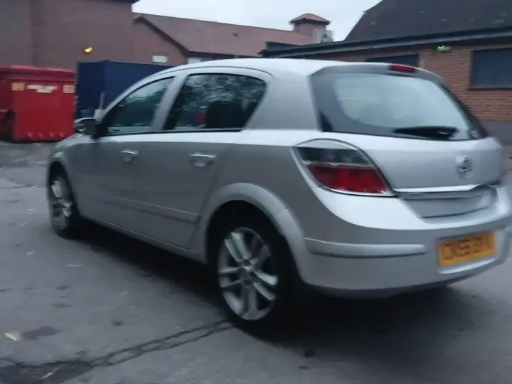 Vauxhall Astra 2006 photo 3