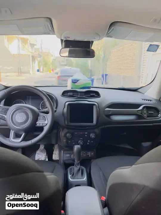 Jeep Renegade 2023 photo 2