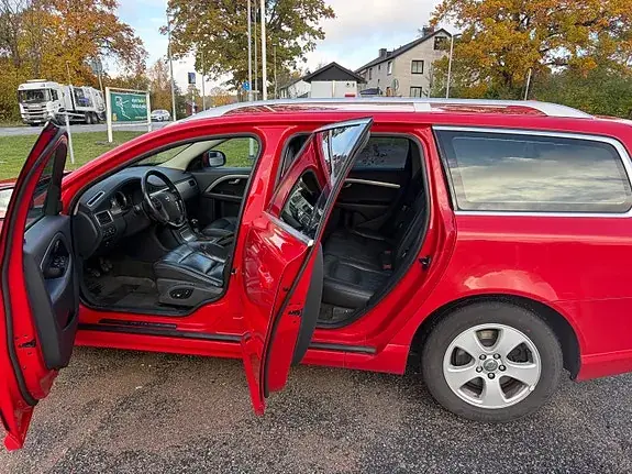 Volvo V70 2009 photo 3
