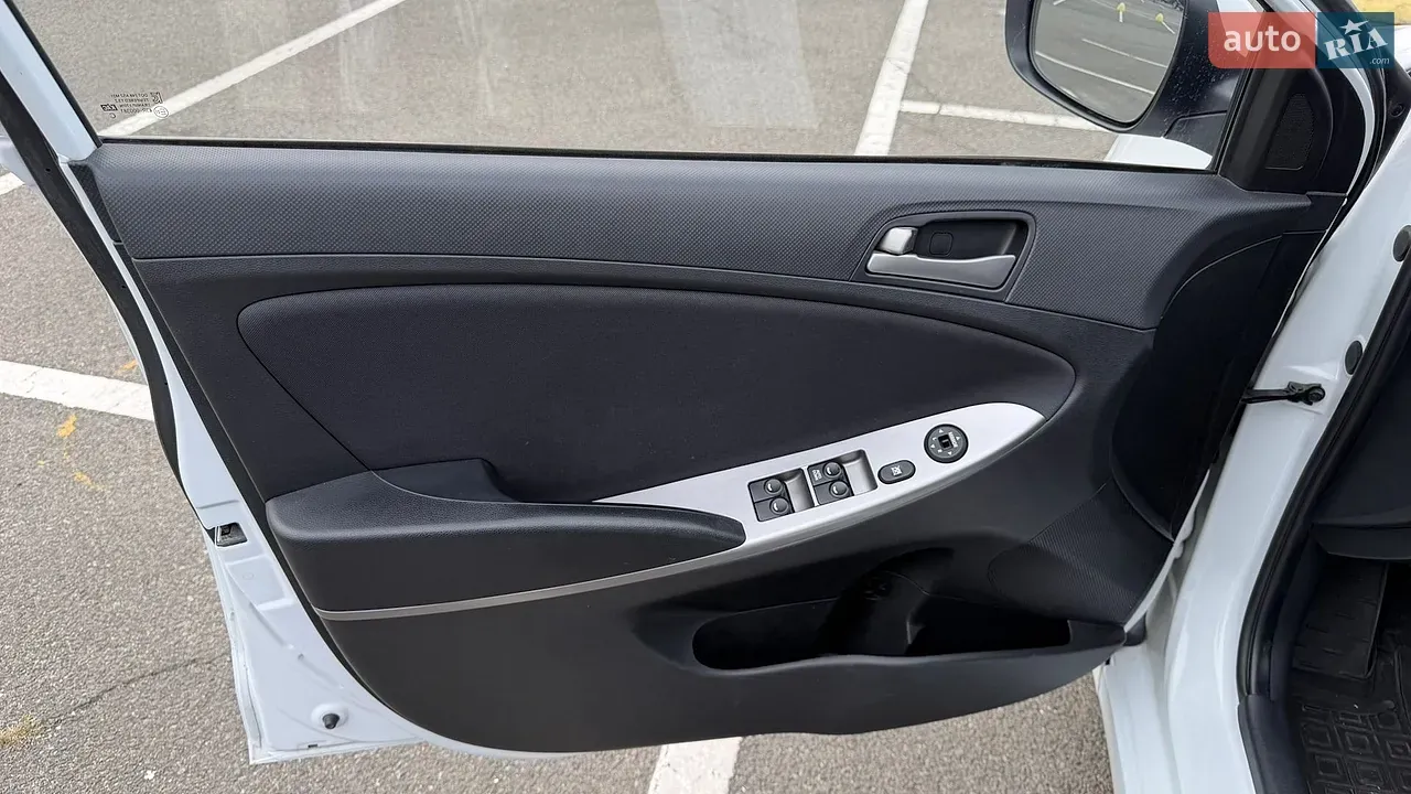 Hyundai Accent 2018 photo 5