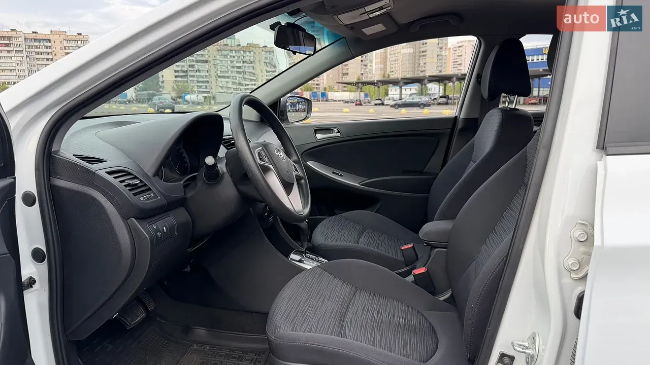 Hyundai Accent 2018 photo 4