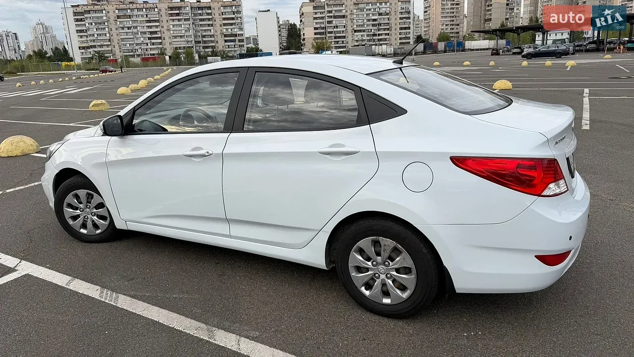 Hyundai Accent 2018 photo 3